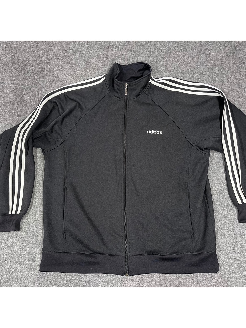 Vintage Y2K (2004) Adidas Black and White Full Zip Track Jacket Three Stripe L
